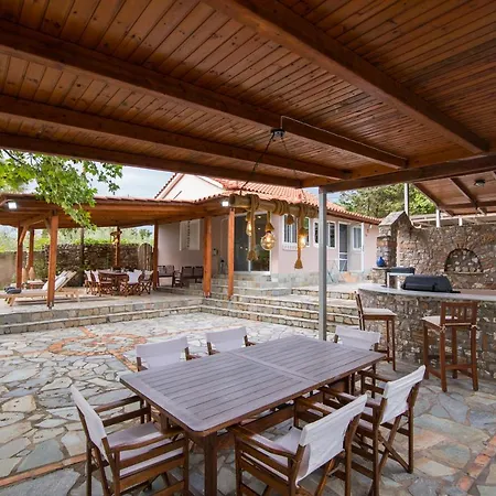 Petrochori House فويدوكيليا